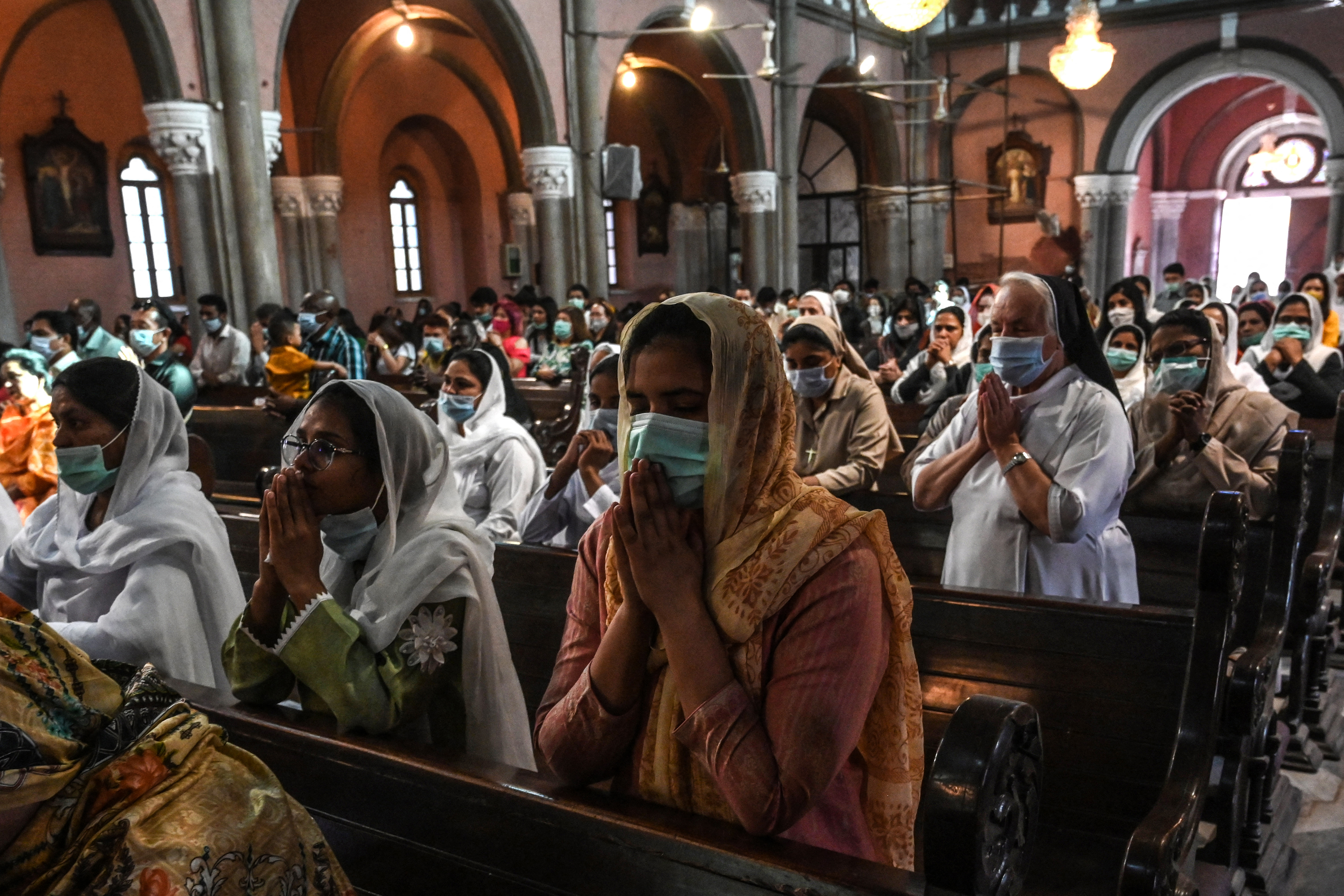 Schutz der Rechte und Traditionen christlicher Minderheiten in Ländern, in welchen die Mehrheit der Menschen eine andere Religion ausüben Schutz der Rechte und Traditionen christlicher Minderheiten in Ländern, in welchen die Mehrheit der Menschen eine andere Religion ausüben