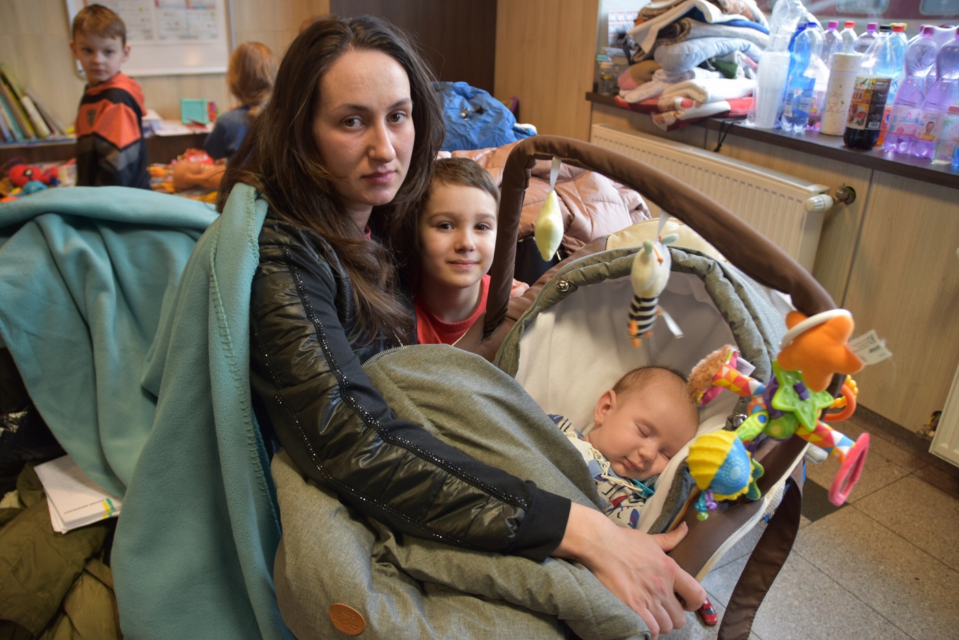 Daryna Danylowytsch (Name geändert) floh mit ihrem Sohn Daniil und ihrem neugeborenen Baby Nikita in die Slowakei. Ihr Ehemann ist in der Ukraine zurückgeblieben. Daryna Danylowytsch (Name geändert) floh mit ihrem Sohn Daniil und ihrem neugeborenen Baby Nikita in die Slowakei. Ihr Ehemann ist in der Ukraine zurückgeblieben.
