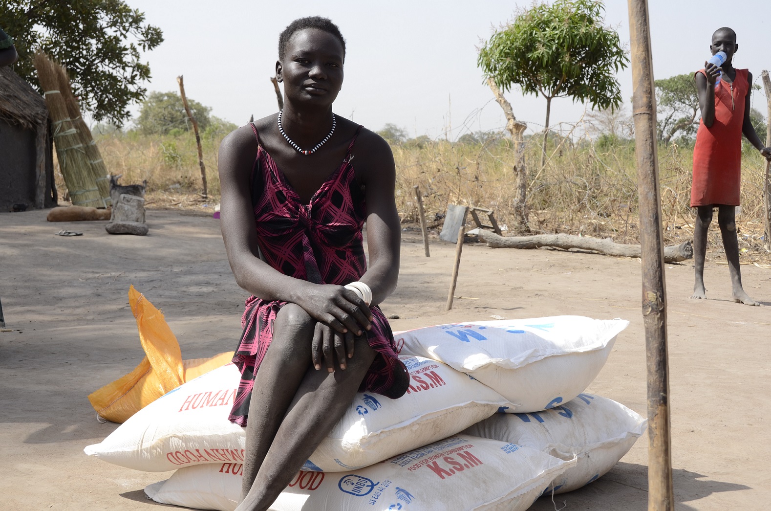 Auch Debora Yar hat Hilfsgüter erhalten und ist dankbar für die Unterstützung. So kann die Frau ihre Liebsten ernähren. Ihre Spenden machen diese Unterstützung möglich!