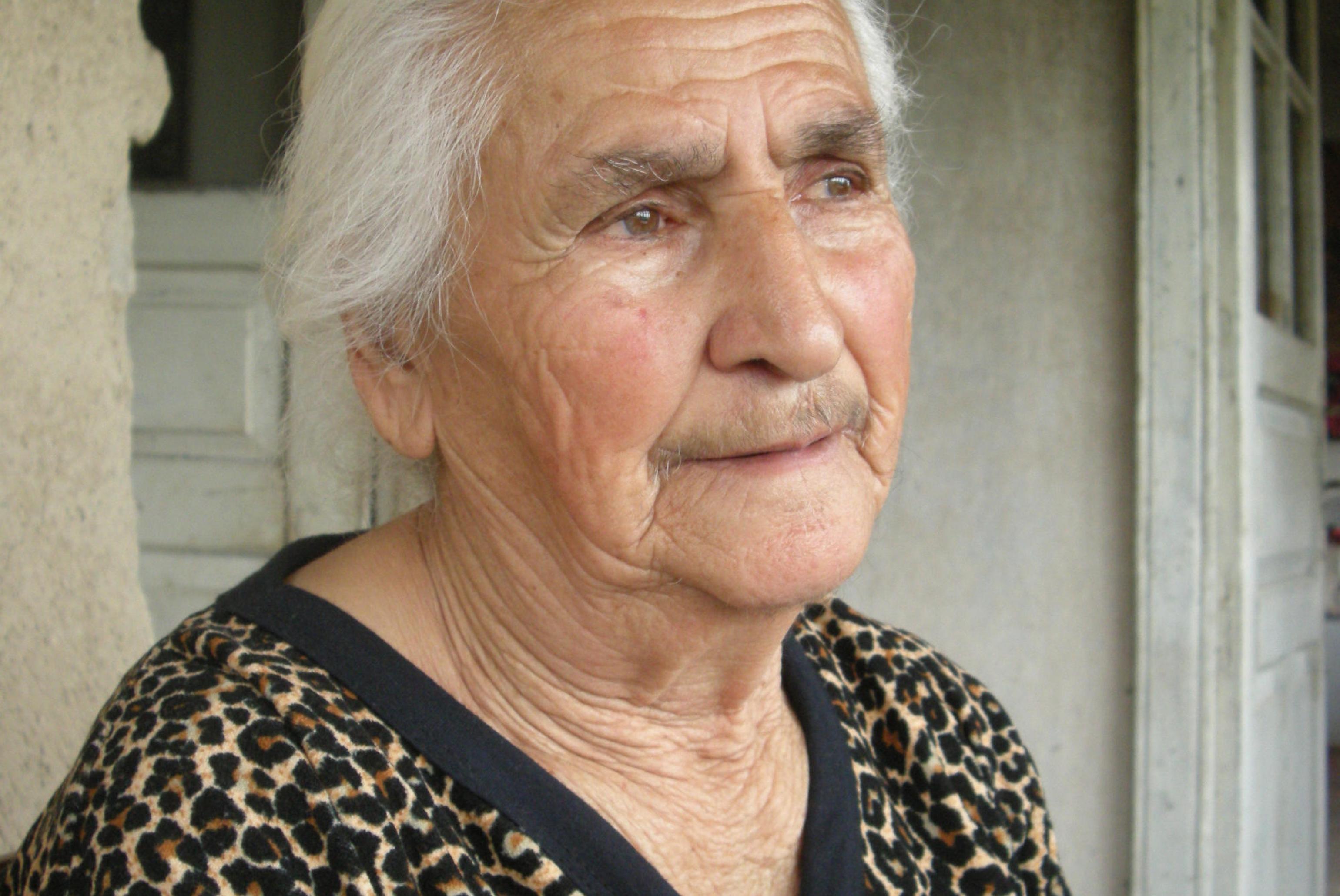 Seda Grigorjan kennt das Leid des Krieges und wünscht sich endlich Frieden: Vor 28 Jahren verlor sie im armenisch-aserbaidschanischen Krieg um Bergkarabach ihren Mann. Nun muss sie wieder die Schrecken des Krieges durchleben. Seda Grigorjan kennt das Leid des Krieges und wünscht sich endlich Frieden: Vor 28 Jahren verlor sie im armenisch-aserbaidschanischen Krieg um Bergkarabach ihren Mann. Nun muss sie wieder die Schrecken des Krieges durchleben.