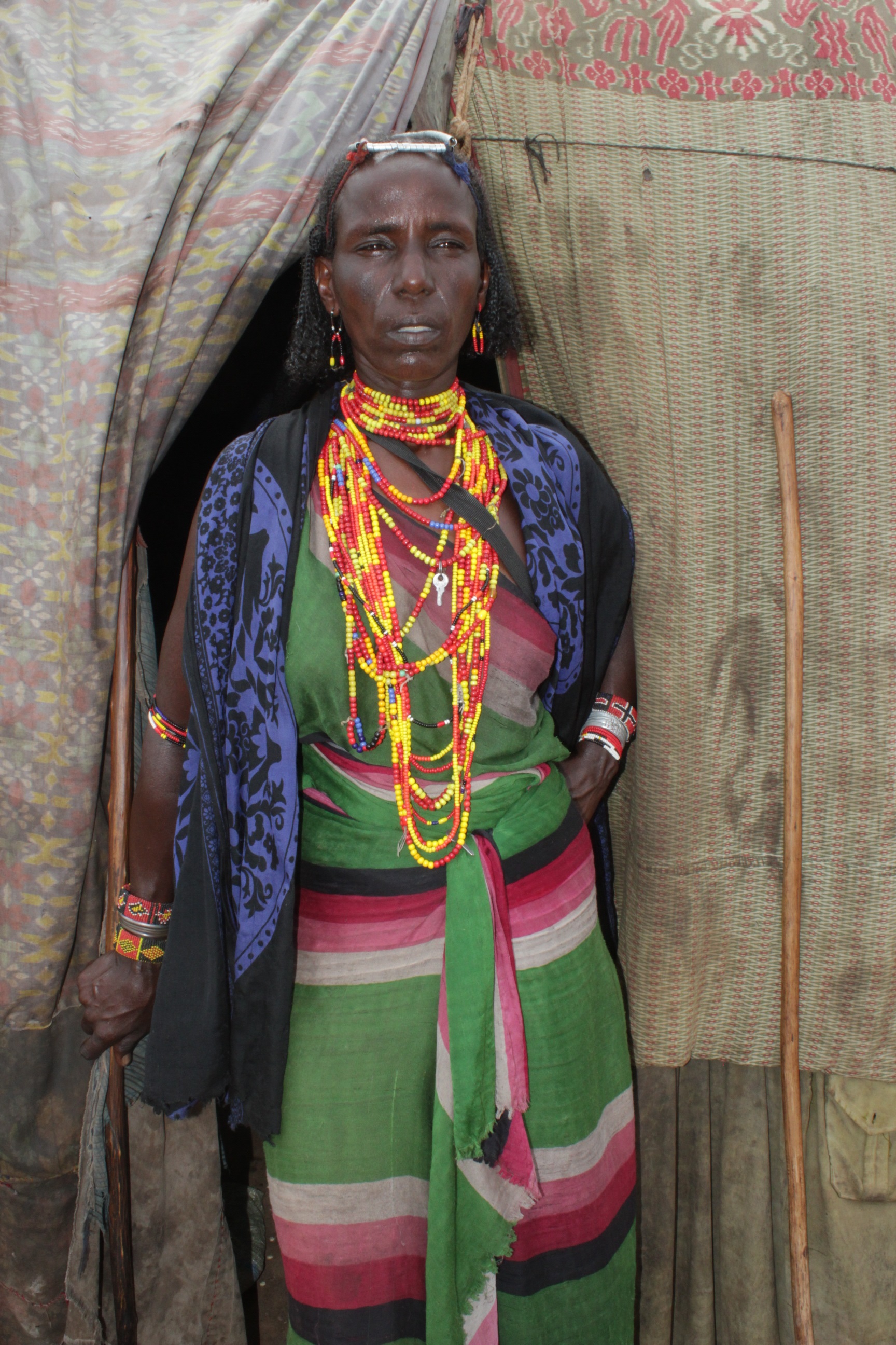 Zahlreiche Menschen in der Region Dukana im Norden Kenias leiden unter großem Hunger – so auch die Familie von Kulu Isako. Die Mutter weiß oftmals nicht, wie sie ihre drei Kinder ernähren soll.