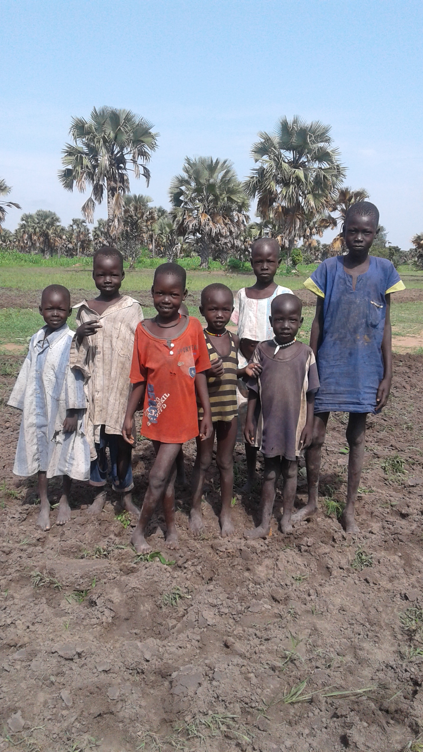 Besonders Kinder sind von Krankheit und Mangelernährung betroffen – einigen kann im Ernährungsprogramm der Klinik in Rumbek geholfen werden.