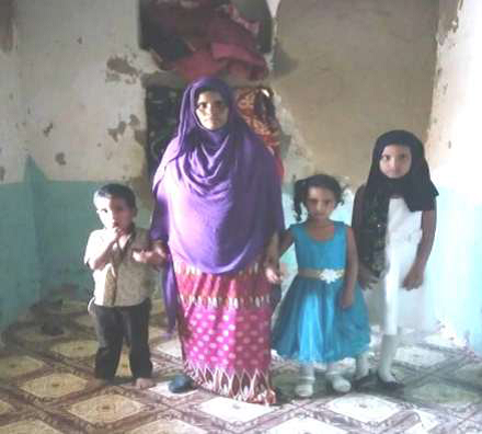 Nicht auf dem Bild zu sehen ist der 15-jährige Abdo Ahmed. Die Not zwingt viele Kinder zur Arbeit – und so muss auch Abdo das Überleben für seine Familie sichern. Seine Mutter und seine drei Geschwister bauen auf ihn.