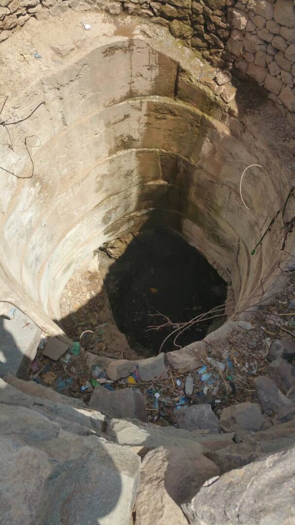 Ein fast versiegter Brunnen – die Wasserknappheit im Jemen wird immer problematischer. Mehr als 16 Mio. Menschen haben keinen Zugang zu sauberem Trinkwasser.