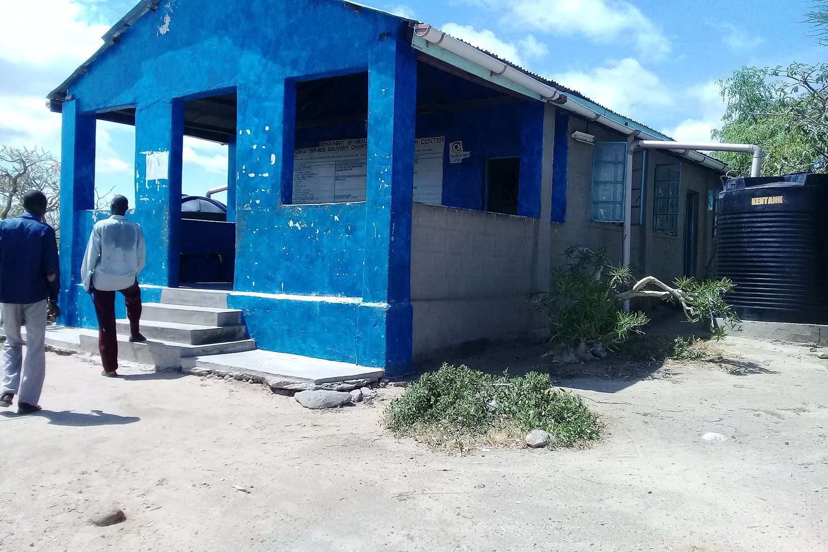 Die notdürftig ausgestattete Gesundheitsstation vor Ort ist dem Bedarf der Bevölkerung nicht gewachsen.