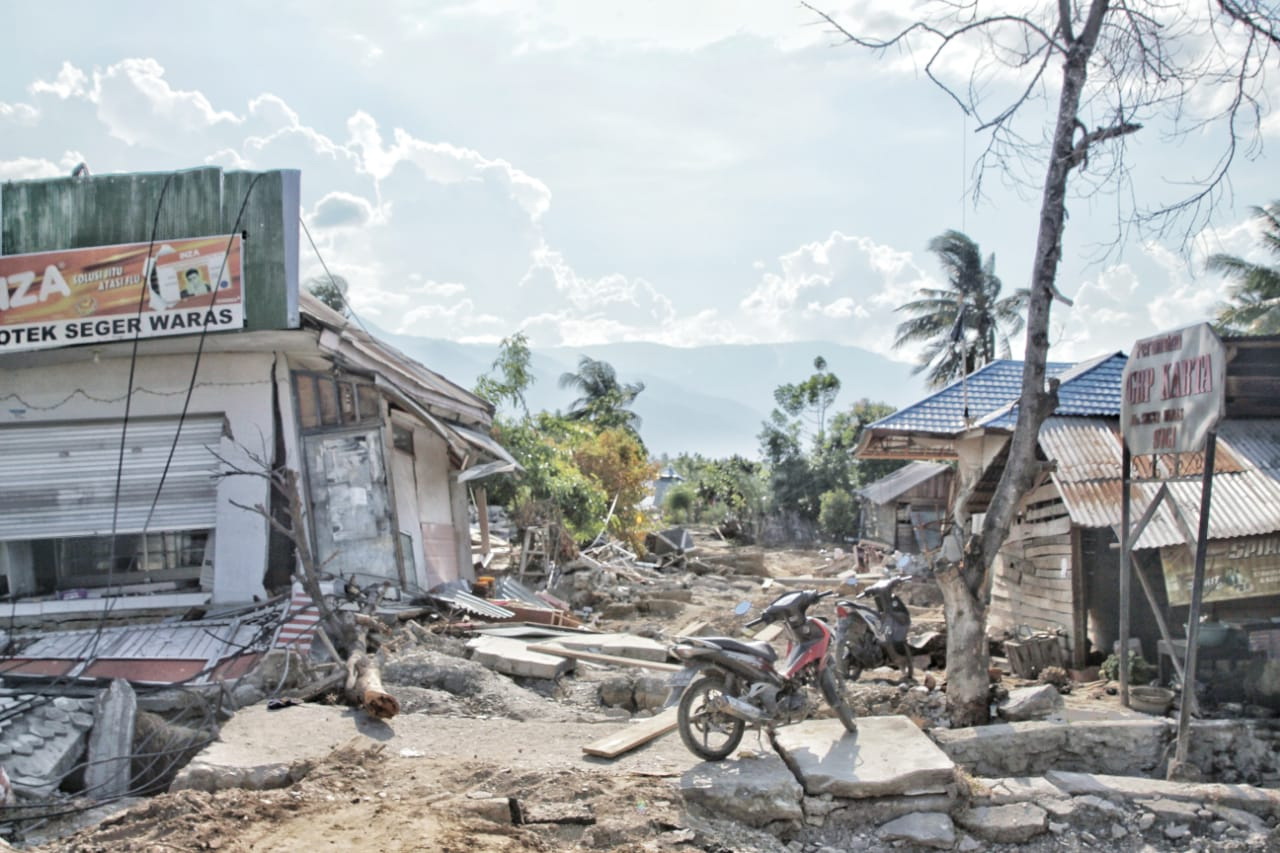 Der vom Erdbeben ausgelöste Tsunami hatte eine unglaubliche Zerstörungskraft. Rund 200.000 Menschen sind auf humanitäre Hilfe angewiesen.