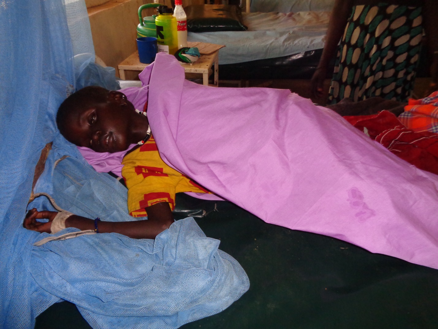 Viele Kinder sind von der Cholera betroffen. Um ihnen helfen zu können, müssen wir dringend Medikamente und Nahrungsmittel nach Nyal bringen.