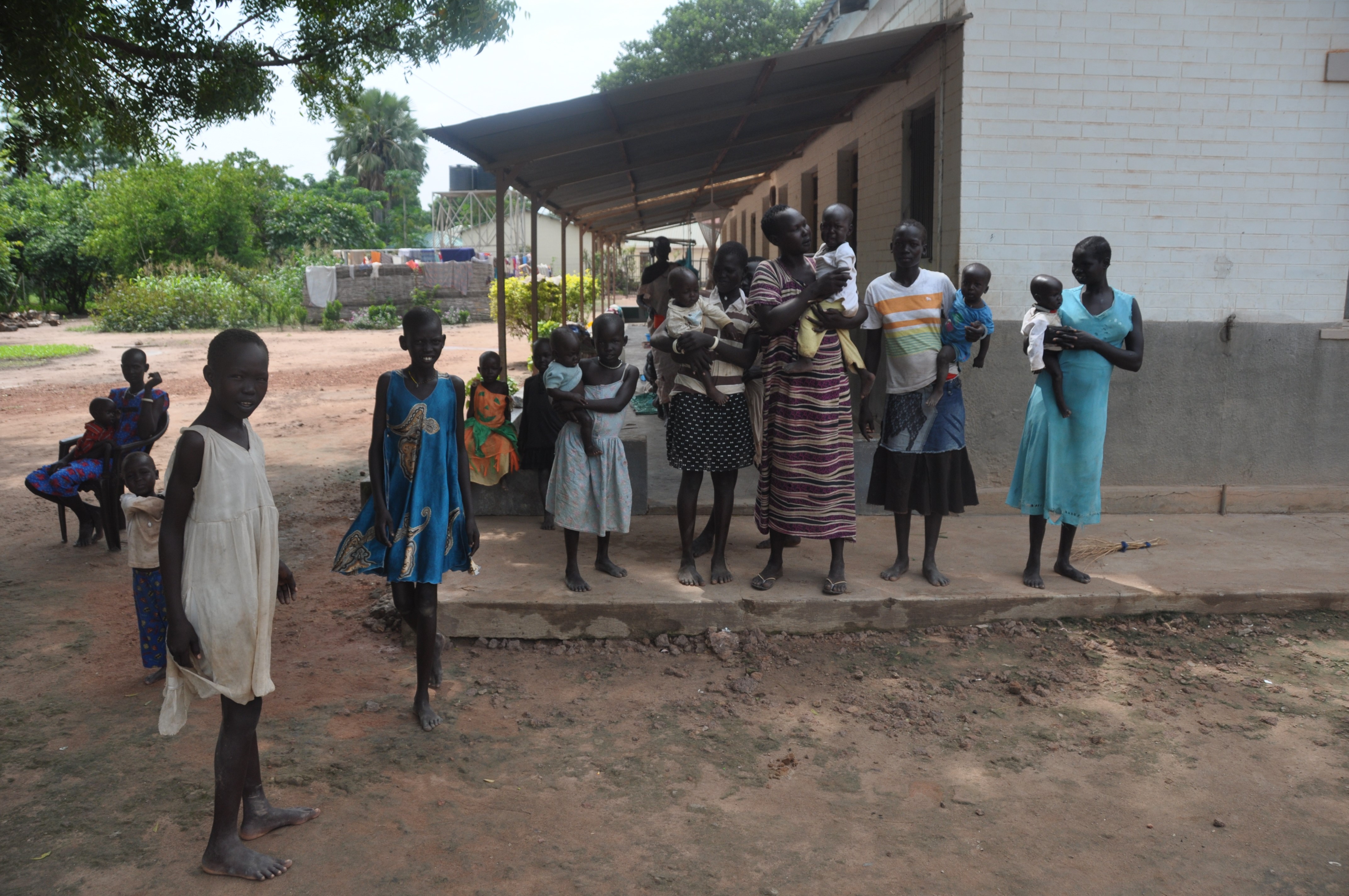 Für viele Menschen ist die Klinik in Rumbek bei Krankheiten und Mangelernährung eine feste Adresse. Sie suchen hier Hilfe und bekommen sie. Doch die Einrichtung ist auf Spenden angewiesen.