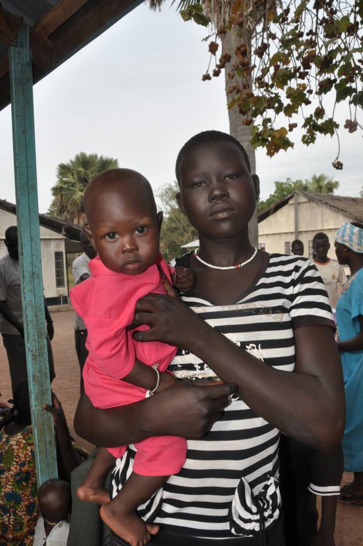 Im Südsudan tragen oft schon Heranwachsende Verantwortung für ihre jüngeren Geschwister.
