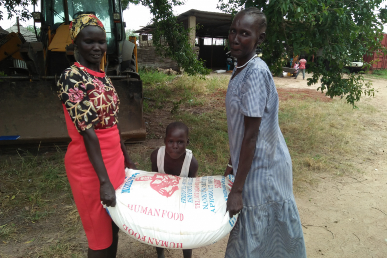 Die Mütter sind dankbar für die Lebensmittel, mit denen sie in den kommen-den Wochen nahrhafte Mahlzeiten für ihre Liebsten zubereiten können.