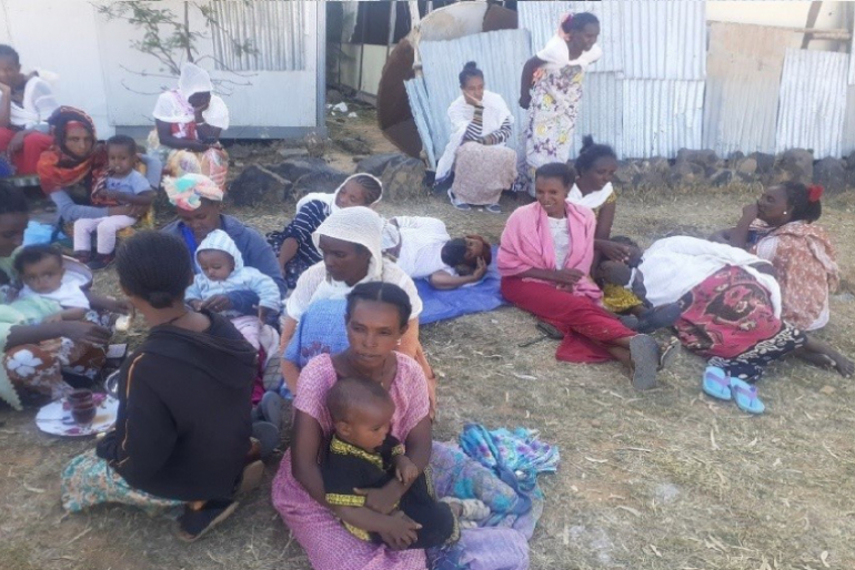 In beiden Städten leben die Vertriebenen unter schwierigsten Verhältnissen und leiden Hunger. Gemeinsam mit der äthiopisch-katholischen Kirche möchte Hoffnungszeichen bedürftige Familien mit dringend benötigten Nahrungsmitteln unterstützen.