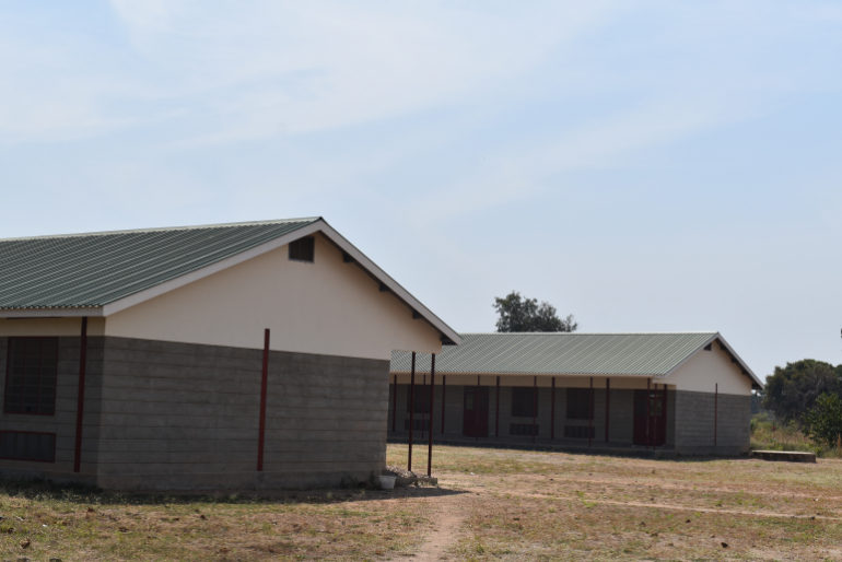 … gibt es Schulgebäude. Zwei Bauten mit jeweils acht Klassenzimmern konnte  Hoffnungszeichen für die Arbeit der Schwestern 2016 fertigstellen – mithilfe des  deutschen Entwicklungsministeriums und großzügiger Spenden.