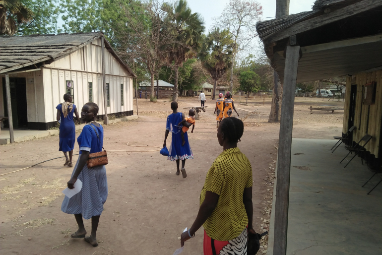 Für die Menschen der Region Rumbek ist die Krankenstation seit vielen Jahren eine wichtige Anlaufstelle bei Krankheit, Mangelernährung oder Schwangerschaft. Ohne sie gäbe es für die Menschen kaum Hilfe.