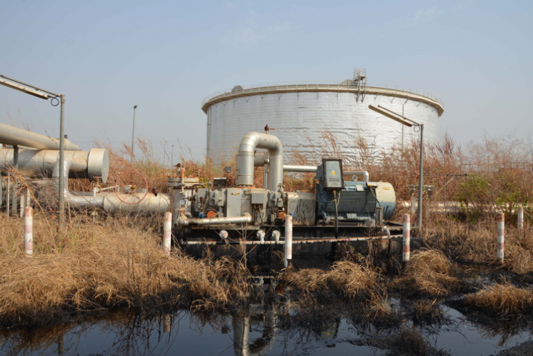 Durch die unsachgemäße Förderung und Weiterverarbeitung von Rohöl ist es im Südsudan zur Umweltkatastrophe gekommen: Hunderttausende Menschen und der Sudd als eines der größten Sumpfgebiete weltweit sind in großer Gefahr.