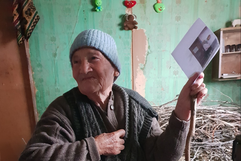 „Gott sorge dafür, dass diese Frau ein langes Leben hat und schenke ihr Gesundheit!“, freut sich Torvayan Schochik über den Gruß einer Hoffnungszeichen-Spenderin.