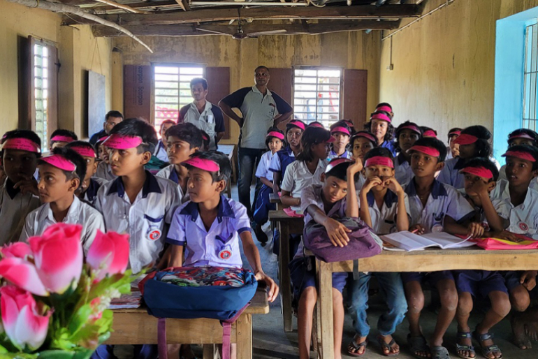 Eine Schulklasse auf den Sundarbans