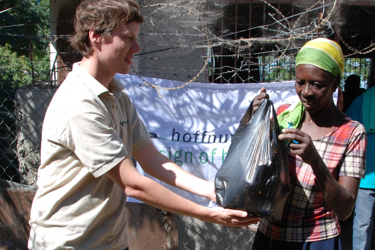 Hoffnungszeichen stand den Betroffenen dank Ihrer Unterstützung mit Hilfsgütern zur Seite. Auch in der aktuellen Katastrophe möchten wir Hilfe leisten!