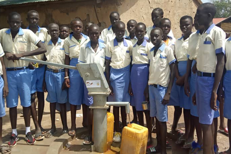Handbrunnen an Schulen im Südsudan