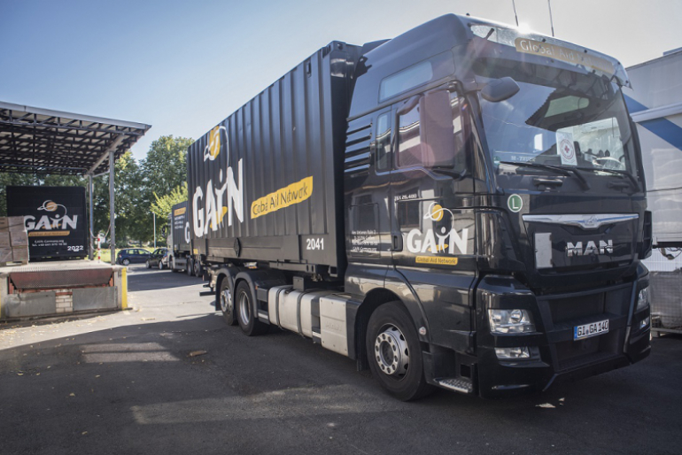 Mit den LKWs unseres Partners GAiN werden die Hilfsgüter in die Krisenregionen gebracht.