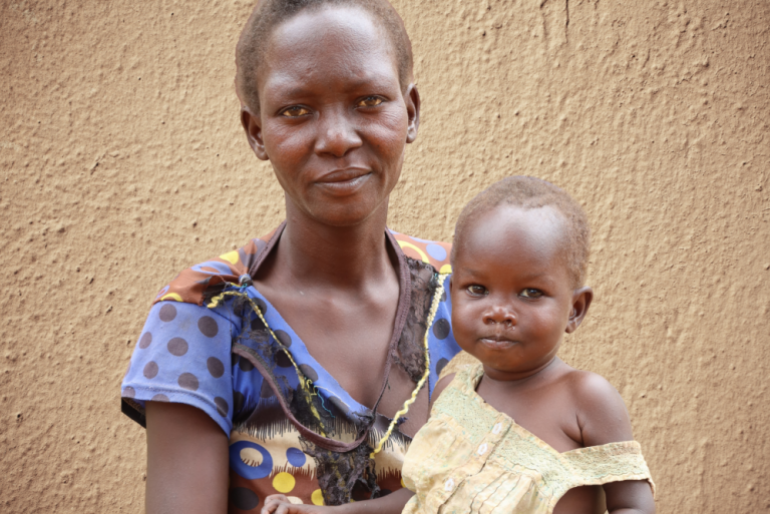 Geburt Uganda Mutter und Kind