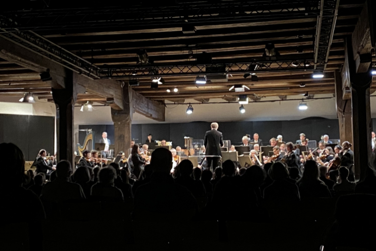 Die Philharmonie spielte Werke von Benjamin Britten, Mieczyslaw Weinberg und Pjotr Tschaikowski.