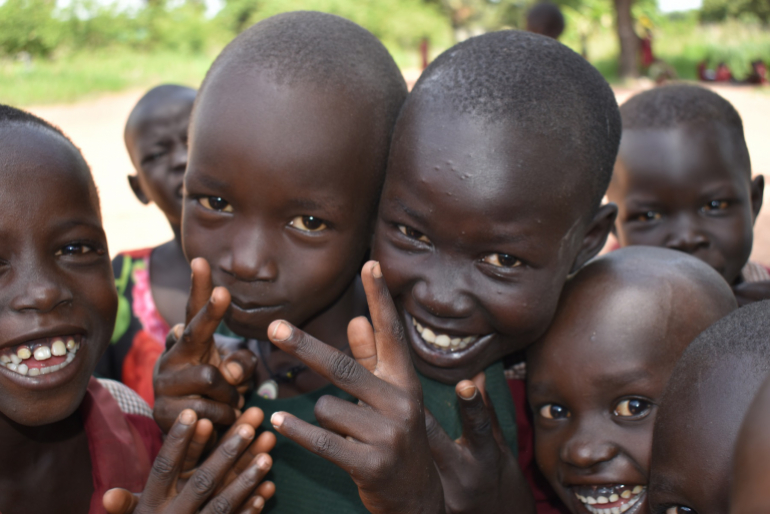 Mit Ihrer Spende unterstützen Sie die umfassende Hilfe durch unseren Projektpartner. Die Loreto-Schwestern schaffen mit ihrem Bildungsangebot Zukunftschancen und lindern den Hunger. Danke für Ihren Beistand!