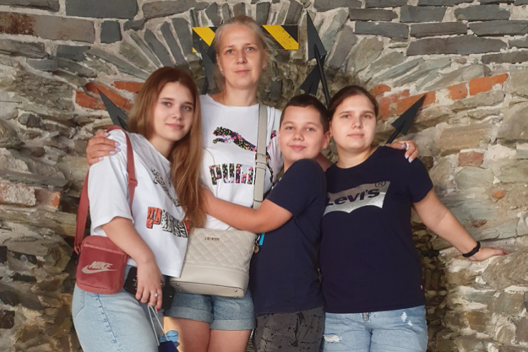 Tetiana träumt davon, dass es der Ukraine in Zukunft gut gehen wird, dass alle Familien in Frieden leben können und dass sie einen Krieg nie wieder erleben müssen. 