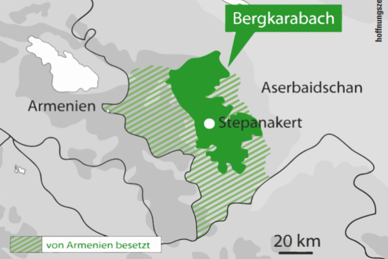 Der Konflikt zwischen Armenien und Aserbaidschan um die Kaukasusregion Bergkarabach besteht schon seit über 100 Jahren. Nach dem Zerfall der Sowjetunion begann ein Krieg, der 20.000 Menschenleben kostete. Offiziell endete er 1994, doch immer wieder kommt es an den Grenzen der selbsternannten „Republik Arzach“ zu tödlichen Gefechten. Die Folgen für die mehrheitlich christliche Bevölkerung sind katastrophal.