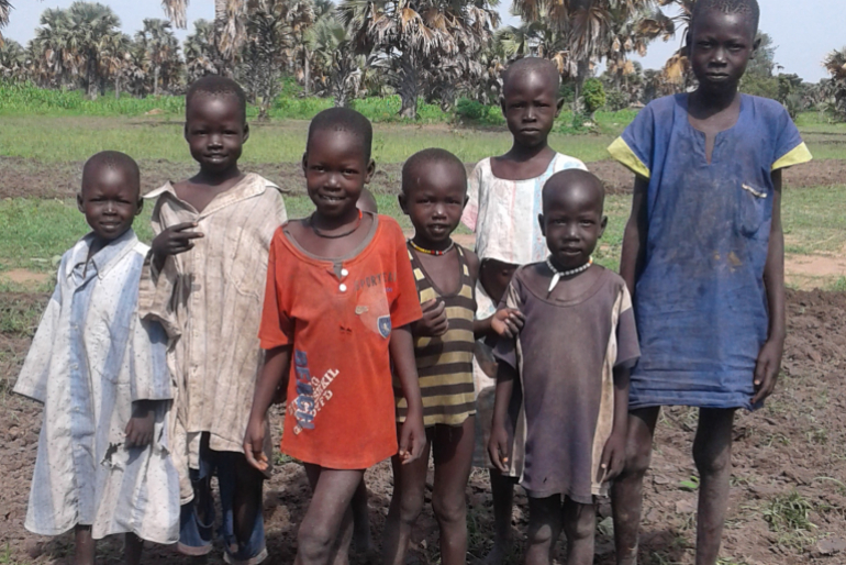 Besonders Kinder sind von Krankheit und Mangelernährung betroffen – einigen kann im Ernährungsprogramm der Klinik in Rumbek geholfen werden.