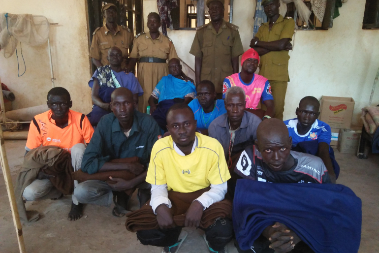 Durch unsere Hilfe bekommen die kranken Insassen nicht nur Kleidung und Decken, sondern auch Medikamente sowie geschultes Gefängnispersonal zur Seite gestellt.