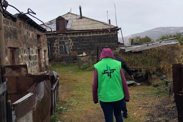 Armut und Elend wohin man schaut: In ganz Dschadschur sieht man zerfallene Häuser, unbefestigte Straßen und graue Tristesse.