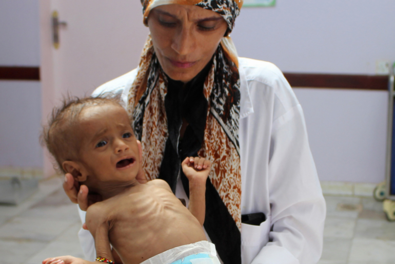 Nahrung fehlt nicht nur in den Familien, sondern auch in den Krankenhäusern, in denen versucht wird, besonders schwer mangelernährte Kinder zu retten.