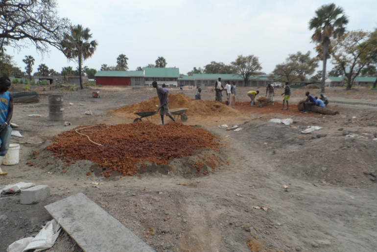 Hoffnungszeichen unterstützt daher den Bau eines neuen Klinikgebäudes. Hier ist es unserem Projektpartner möglich, deutlich mehr Kranke zu behandeln und mangelernährte Kinder zu versorgen.