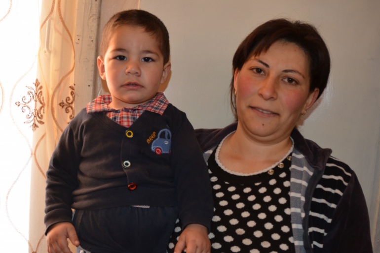 „Die Hoffnungszeichen-Hilfe ist einer der wichtigsten Lichtblicke für die Bewohner in Dschadschur“, so Wigen Aghanikjan. Die Menschen sind sehr dankbar für unseren Beistand.