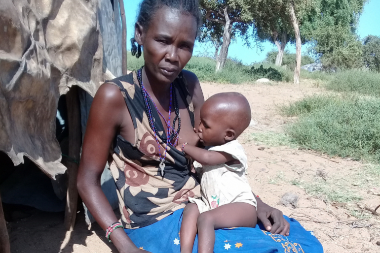 Haltata Elgites Sohn kam mit Atemproblemen auf die Welt, konnte aber dank Hoffnungszeichen gleich behandelt werden. Den unter der aktuellen Dürre leidenden Frauen und Kindern aus Illeret wollen wir weiter beistehen.