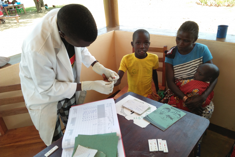 Zu den aktuell zweimal wöchentlich stattfindenden Behandlungstagen kommen bereits viele Patienten. Möglich sind z. B. schon Blutabnahmen, um Krankheiten diagnostizieren und entsprechend behandeln zu können.