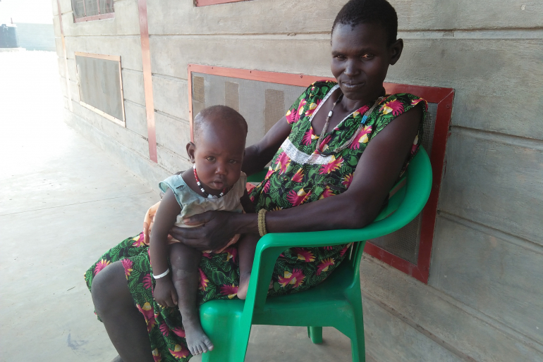 Mangelernährte Kinder wie die kleine Nyamal werden in einem speziellen Ernährungsprogramm für unter Fünfjährige betreut. Rund 120 Kinder sind pro Monat in Behandlung.