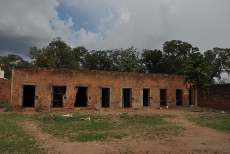Aus Mangel an medizinischen Einrichtungen für psychisch Kranke werden sie in einem Seitentrakt des Gefängnisses von Rumbek untergebracht.