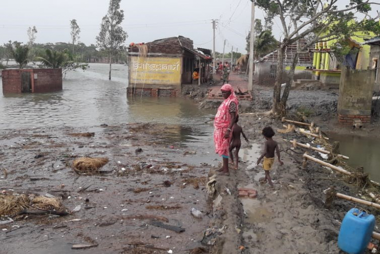 überschwemmungen indien zyklone