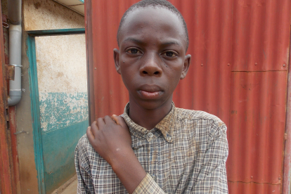 Der 15-jährige Asifiwe war bis vor Kurzem eines von tausenden Kindern, die in Bukavu vernachlässigt und gefährdet auf der Straße leben. Wegen eines kleinen Diebstahls landete er sogar im Gefängnis.