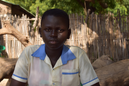 Da es an Rhodas Schule, der Future-Generation-Grundschule in Rumbek, bis vor Kurzem keine Wasserquelle gab, musste die 14-Jährige lange Zeit tagtäglich mehrere Kilometer laufen, um an Trinkwasser zu gelangen.