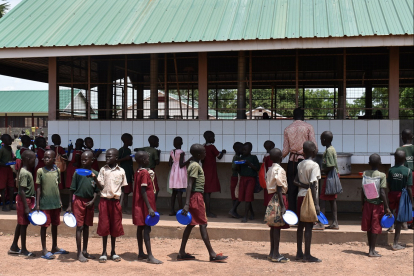 Neben dem Unterricht ist die tägliche Schulspeisung, die die Loreto-Schwestern anbieten, für die Kinder sehr wichtig. Die Mahlzeiten geben den Schülerinnen und Schülern Kraft zum Lernen. 