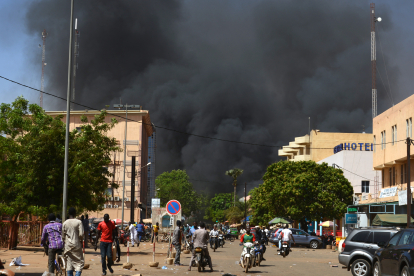 Seit vier Jahren wird Burkina Faso von wachsender Gewalt durch islamistische Truppen heimgesucht. Wie hier im März 2018 in der Hauptstadt Ouagadougou kommt es vermehrt zu Attentaten und Angriffen.