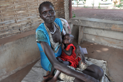 Aluak Manyang hatte fast die Hoffnung aufgegeben, dass ihre Tochter Nyibol gesund wird – doch dann erfuhr sie von der Hoffnungszeichen-Klinik in Rumbek. Nun bekommt das Mädchen die Behandlung, die sie braucht.