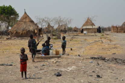 Der Südsudan feiert am 9. Juli 2018 seine siebenjährige Unabhängigkeit vom Sudan. Als Beobachter der Vereinten Nationen (VN) hält die Menschenrechts- und Hilfsorganisation Hoffnungszeichen fest: Eine drohende Hungersnot, anhaltende Kämpfe und eine durch die Ölindustrie verursachte Umweltkatastrophe haben den Südsudan an den Rand des Staatsversagens gebracht. 