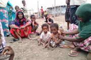 Viele Familien werden aufgrund des andauernden Konflikts in der Region Tigray aus ihrer Heimat vertrieben. 