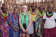Hoffnungszeichen-Mitarbeiterin Sabrina Pohl auf Projektbesuch in Äthiopien. 