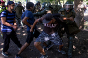 2019, hier am 20. Dezember in Santiago de Chile, kam es bei Demonstrationen gegen die Regierung zu massiver Polizei- und Militärgewalt gegenüber Demonstrierenden.