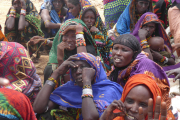 Die Menschen im globalen Süden, wie diese Frauen in Westkenia, sind die Leidtragenden der globalen sozialen Ungerechtigkeit.