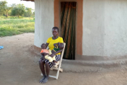 Rebecca Cheptum lebt mit ihren sieben Kindern in einer Hütte im Dorf Ngongosowon. Ihre sechs Monate alten Zwillinge Enock und Michael sind schwer krank und mangelernährt.